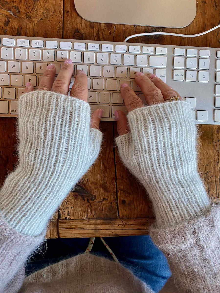 Wrist Warmers - Free Hand Knitting pattern - aran weight wrist warmers