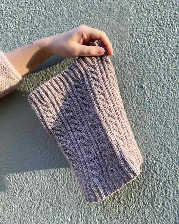 Fleur Brioche Cowl by Önling, knitting pattern