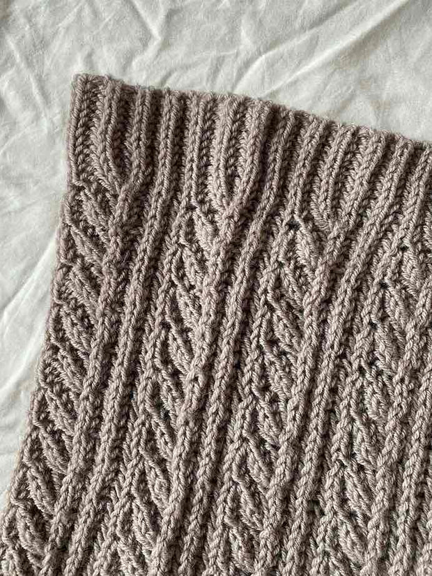 Fleur Brioche Cowl by Önling, knitting pattern