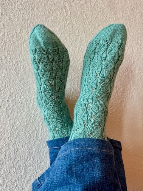 Anine socks, knitting pattern