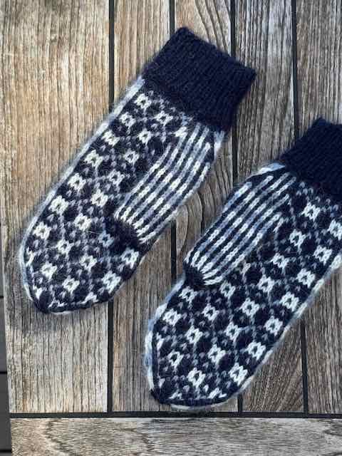 Astra Mittens, Cowl and Headband, No 1 knitting kit KLADDE Knitting kits Önling - Katrine Hannibal