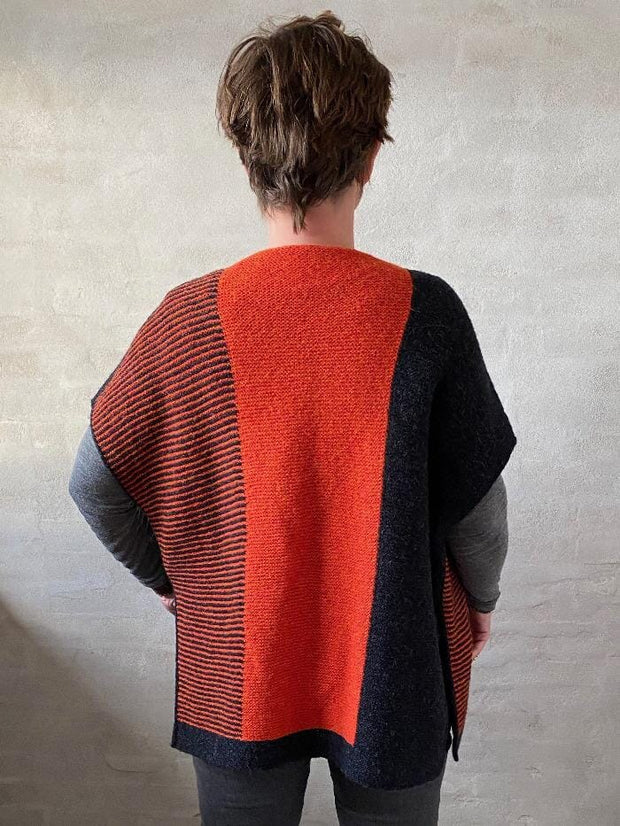 Avenue vest by Hanne Falkenberg, knitting kit | 72 Charcoal, 
11 Dark orange