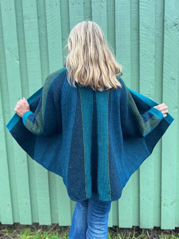 Ballerina jacket by Hanne Falkenberg, No 20 knitting kit (4 colors) | 41 Petrol, 45 Azure, 38 Irgrøn, 33 Apple green