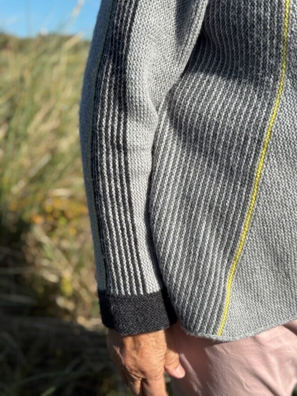 Ballerina jacket in 2 colors by Hanne Falkenberg, No 2 knitting kit