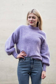 Balloon sweater designed by PetiteKnit, light purple knitted sweater with balloon sleeves.