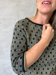 Bits blouse by Hanne Falkenberg, No 21 knitting kit | Black (406), Flax (407), Flax (407)