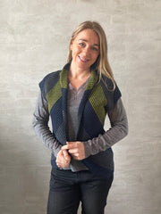 Blues vest by Hanne Falkenberg, No 21 knitting kit | Navy (411 / 15), Grafit (403), Light blue (422), Lime (408) (x)