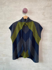 Blues vest by Hanne Falkenberg, No 21 knitting kit | Navy (411 / 15), Grafit (403), Light blue (422), Lime (408) (x)