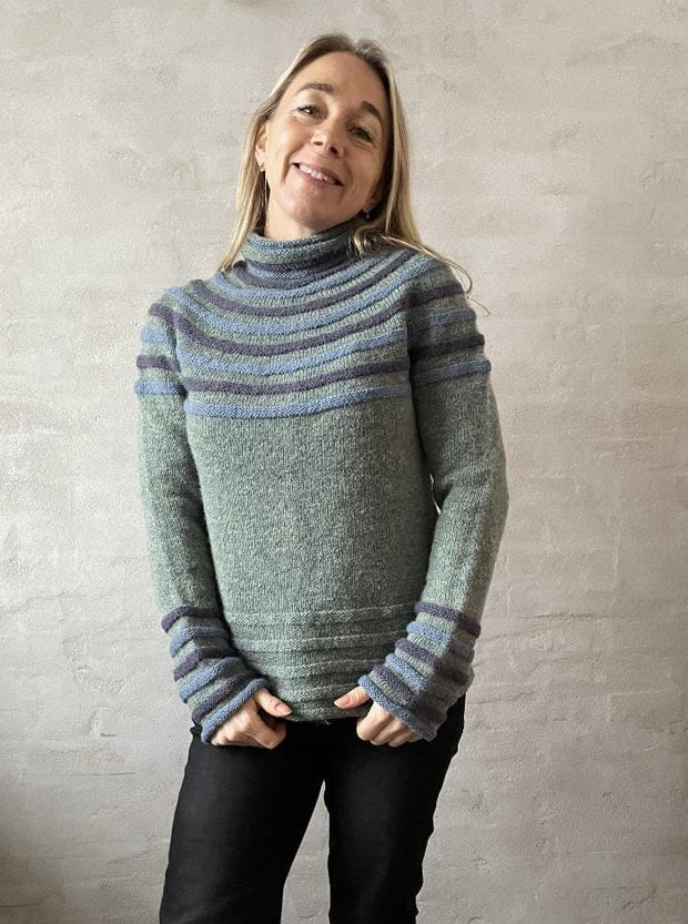 Corona sweater by Hanne Falkenberg, knitting kit | 36 Green-grey mix, 96 Blueberry, 101 Pigeon blue