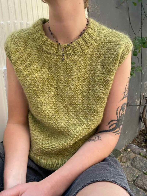 Dahlia slipover vest by Katrine Hannibal, knitting pattern Knitting patterns Önling - Katrine Hannibal