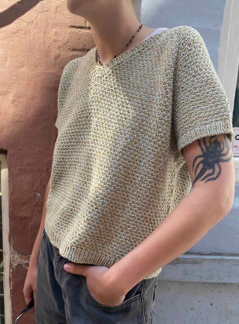 Dahlia v-neck top Structure pattern in Lyocell yarn Önling