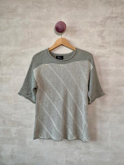 Dia bluse af Hanne Falkenberg, strikkekit | Pearl grey (404 / 8945), Ivory (405)