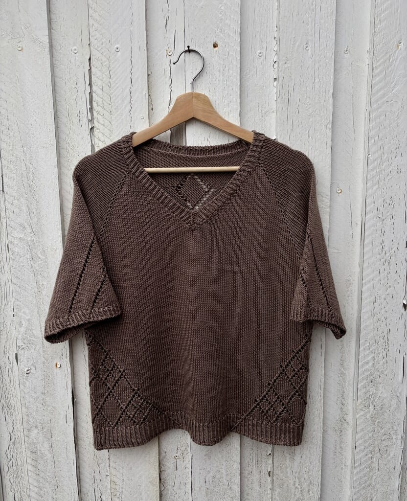 Diamond line tee v-neck by Siersknit, knitting kit in Önling No 14