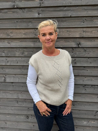 Diamond Line Vest by Siersknit, knitting kit in Önling No 1