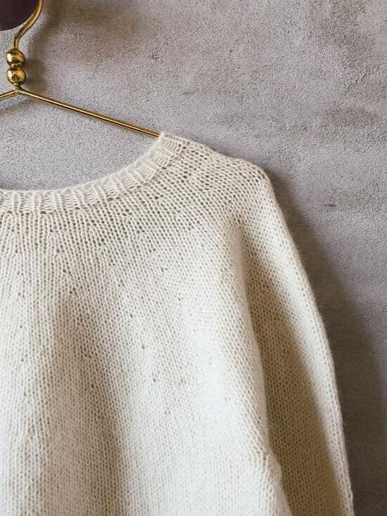 Easy Peasy Basic Sweater in white, knitting pattern