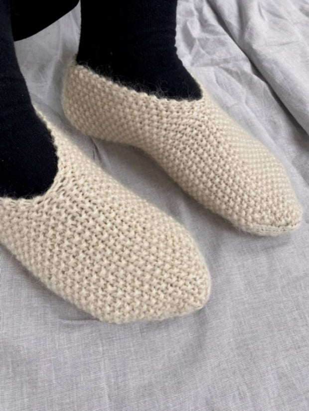 Easy Peasy Cozy Slippers, knitting kit