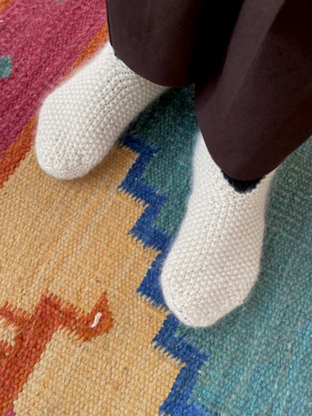 Easy Peasy Cozy Slippers, knitting kit