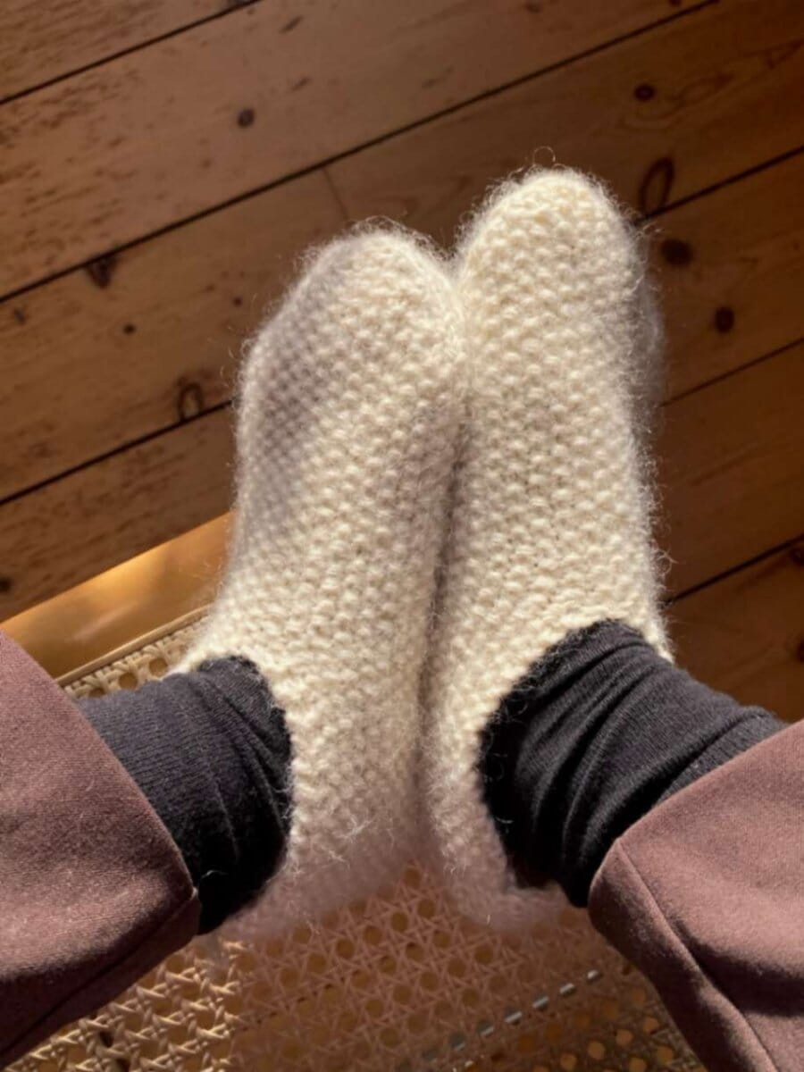 Easy Peasy Cozy Slippers Knitting Kit Luxurios yarn Önling