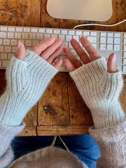 Easy Peasy Filipa Wrist Warmers by Önling, knitting pattern Knitting patterns Önling - Katrine Hannibal