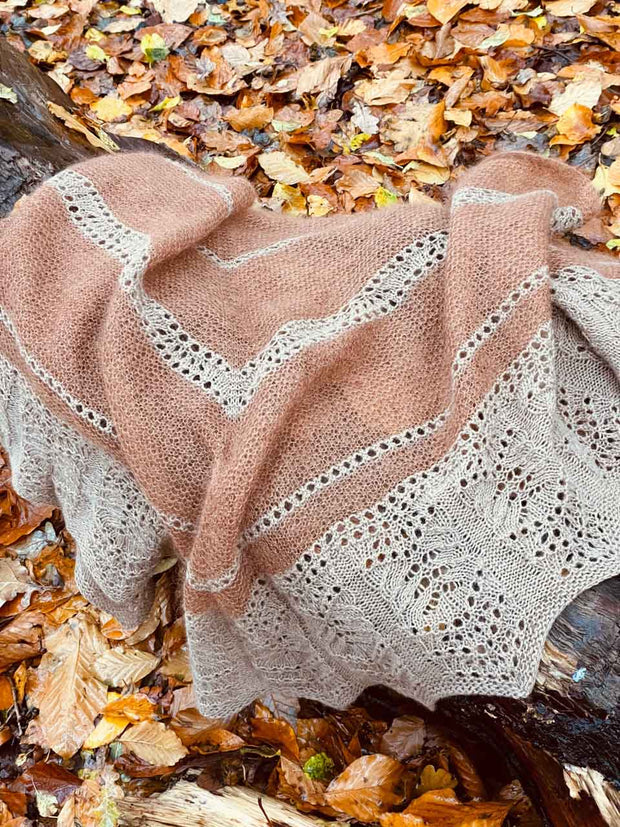 Elinore shawl by Inge - Lis Holst for Önling, knitting pattern MANGLER OPSKRIFT Knitting patterns Inge - Lis Holst