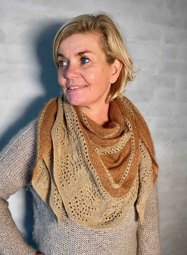 Elinore shawl by Inge-Lis Holst for Önling, knitting pattern MANGLER OPSKRIFT Knitting patterns Inge-Lis Holst 