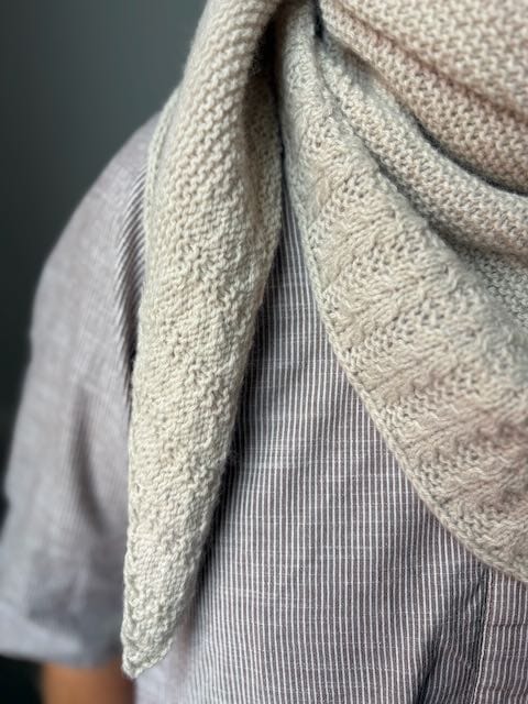 Elisabeth shawl by Inge - Lis Holst, No 4 knitting kit