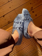 Ellinor cozy slippers, No 18 knitting kit