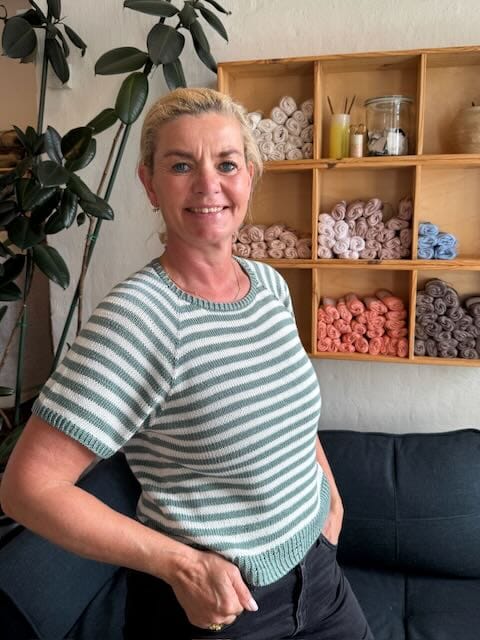 Eva Tee short sleeves, No 14 knitting kit