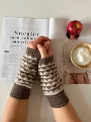 Fiona wrist warmers by Önling, knitting pattern Knitting patterns Önling - Katrine Hannibal