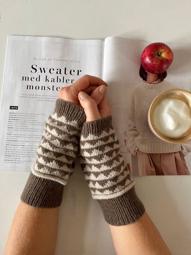 Fiona wrist warmers by Önling, knitting pattern