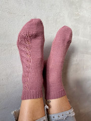 Idun socks from Önling, knitting kit in Önling No 18 - FÆRDIG MGL KUN OPSKRIFT Knitting kits Inge - Lis Holst