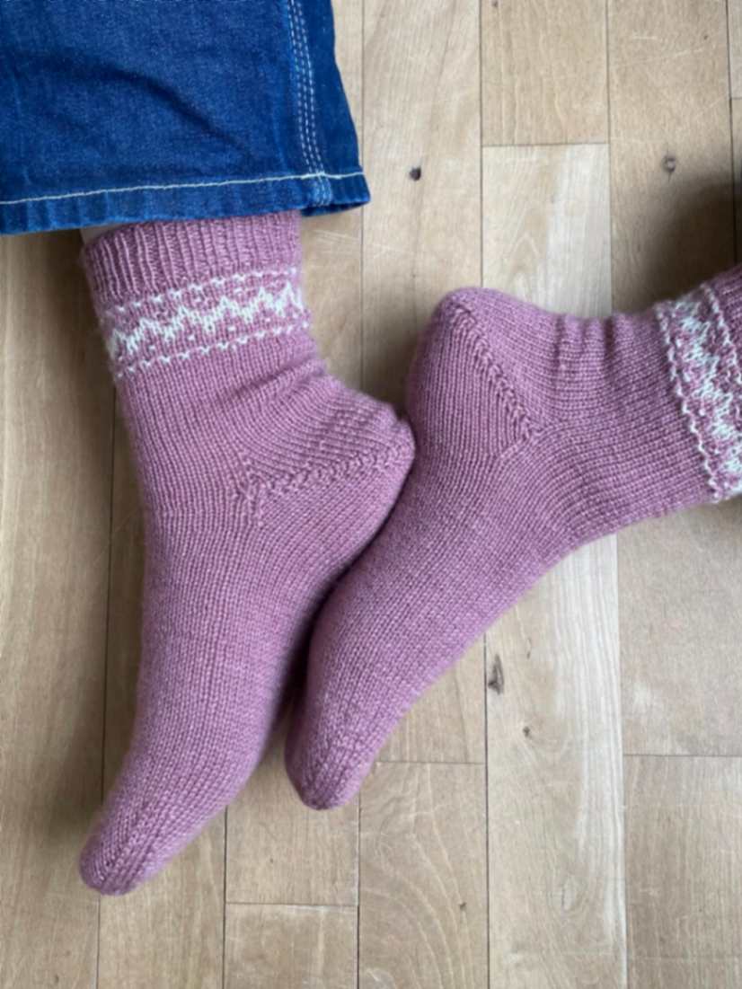 Inka Socks Sock pattern in slip stitch Önling