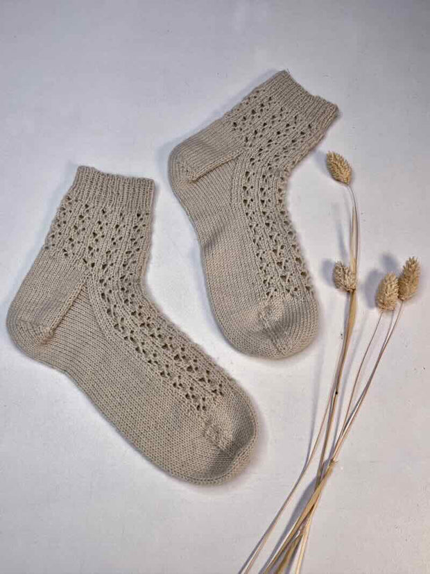 Isadora socks from Önling, knitting pattern Knitting patterns Inge - Lis Holst