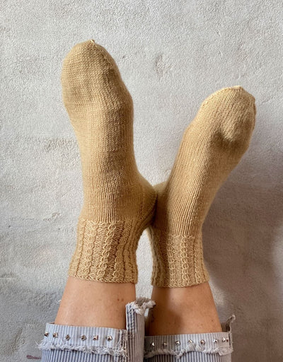 Iza socks from Önling, knitting pattern Knitting patterns Inge - Lis Holst