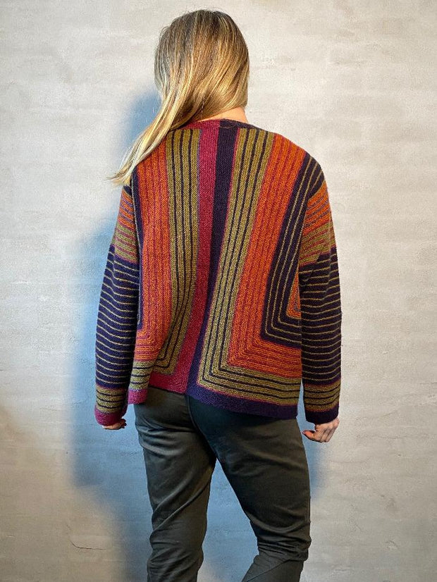 Lastrada cardigan by Hanne Falkenberg, knitting kit | 95 Plum, 64 Wine red, 22 Green Pea (x), 12 Rust, 56 Iris