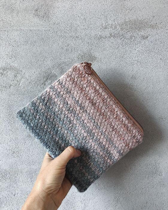 DIY makeup clutch with embroidery and a beautiful dip - dye color pattern