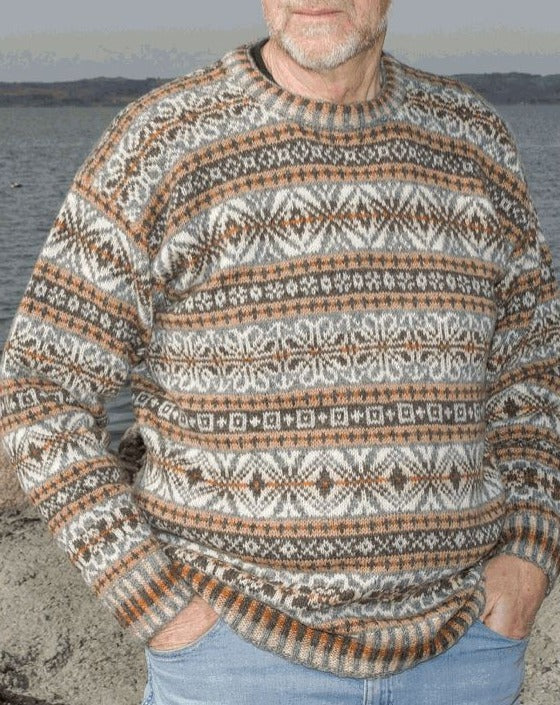 MANGLER ALT Krakær herre sweater fra Ruth Sørensen, No 20 strikkekit Strikkekit Ruth Sørensen 