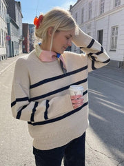 Marseille Sweater af PetiteKnit, No 1 strikkekit - OPSKRIFT IKKE OVERSAT Strikkekit PetiteKnit