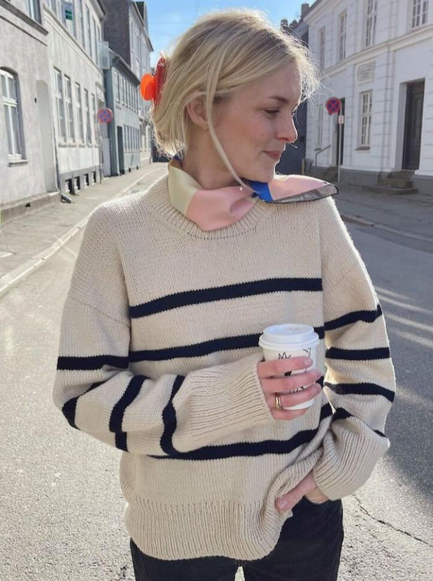 Marseille Sweater af PetiteKnit, No 1 strikkekit - OPSKRIFT IKKE OVERSAT Strikkekit PetiteKnit