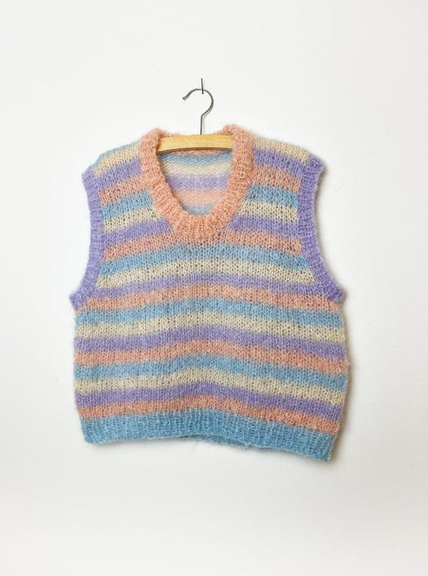 Marshmallow Vest by Spektakelstrik, No 10 knitting kit Knitting kits Spektakelstrik