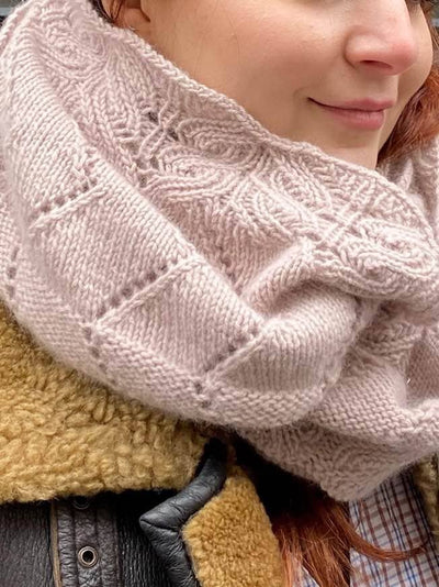 Möbius cowl, No 1 knitting kit