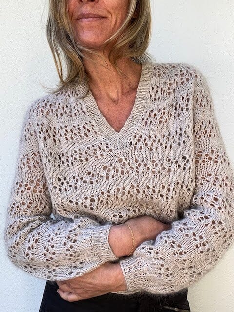 No 09V sweater with V - neck by VesterbyCrea, knitting pattern Knitting patterns VesterbyCrea