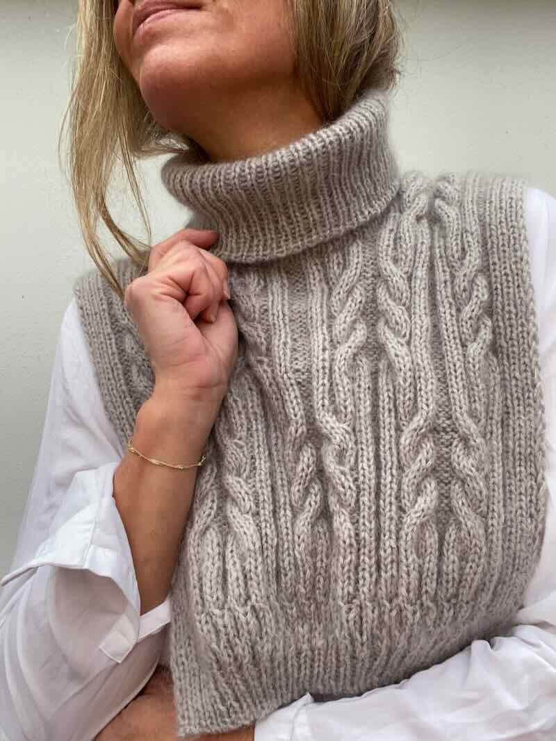 No 35 Neck Warmer by VesterbyCrea, knitting pattern