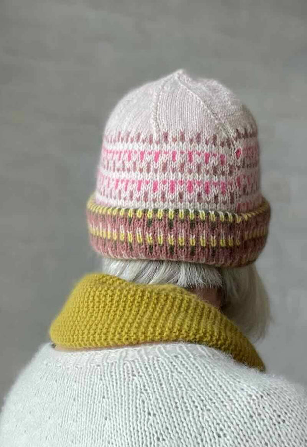 No 44 Beanie, VesterbyCrea | Lyserød (2947, rose), Mørk rosa (40097, cinnamon), Råhvid (01, grigio), Pink (40051, rose)