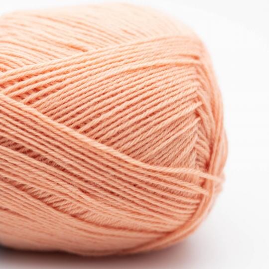 Önling no 18 - sock yarn Yarn Selected Yarns Peach 16 (402)