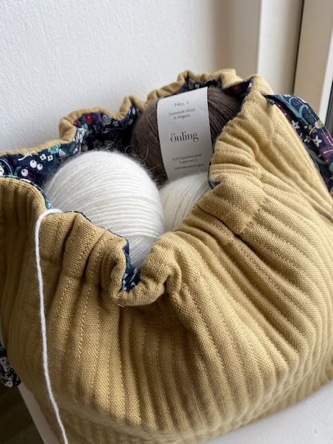 Project bag in quilted, organic cotton