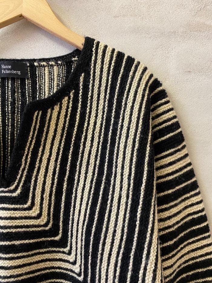 Pyramide sweater by Hanne Falkenberg, No 20 knitting kit