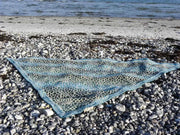 Raindrop shawl, Ruth Sørensen | 101 Pigeon blue, 75 Grey, 36 Green - grey mix, 25 Avocado (x), 01 Winter white