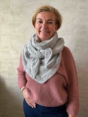 Rose bud shawl by Önling, knitting pattern Knitting patterns Inge - Lis Holst