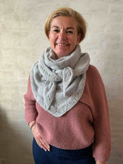 Rose bud shawl by Önling, knitting pattern Knitting patterns Inge-Lis Holst 